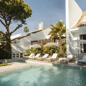  Villa Anfitrion & España